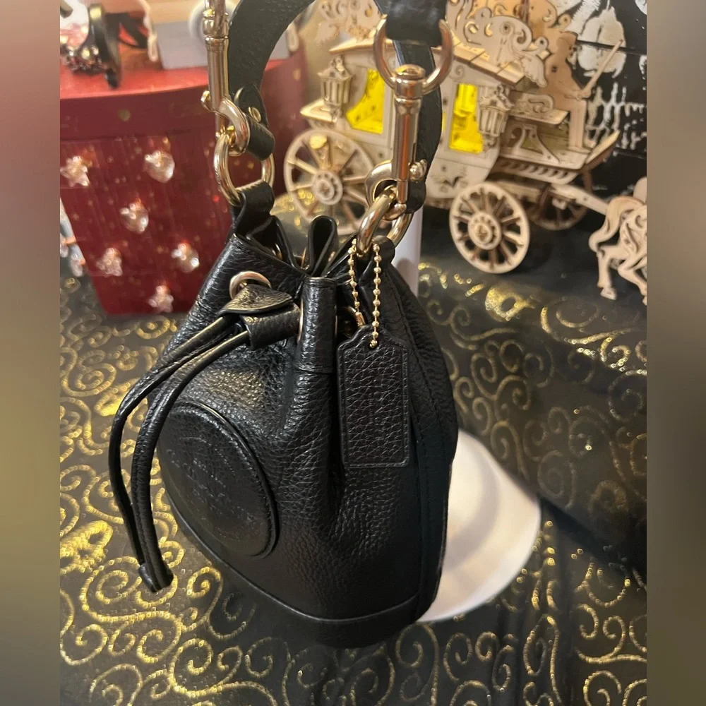 COACH Dempsey Black Pebble Leather Bucket Crossbody Bag W/Front Patch C5269